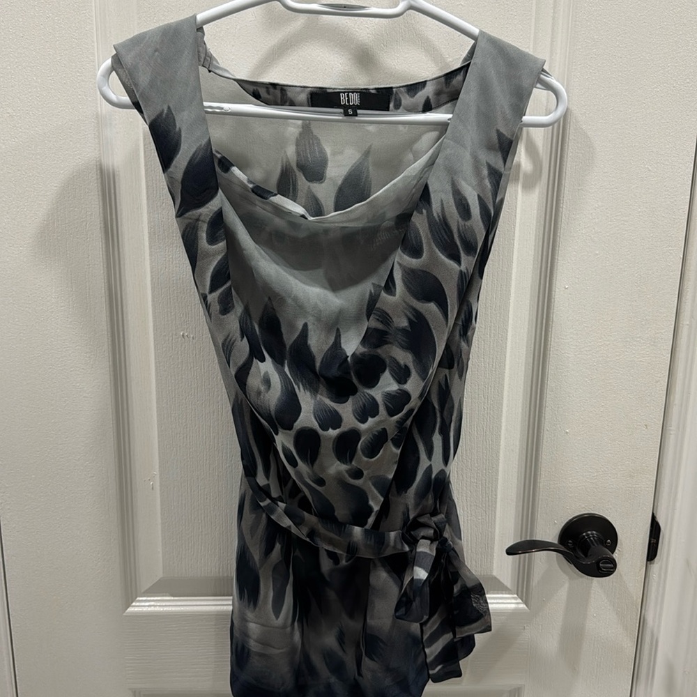 Sheer Bedo belted sleeveless tunic